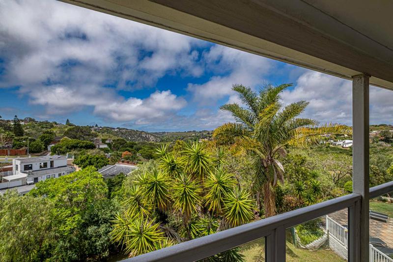 5 Bedroom Property for Sale in Linkside Eastern Cape